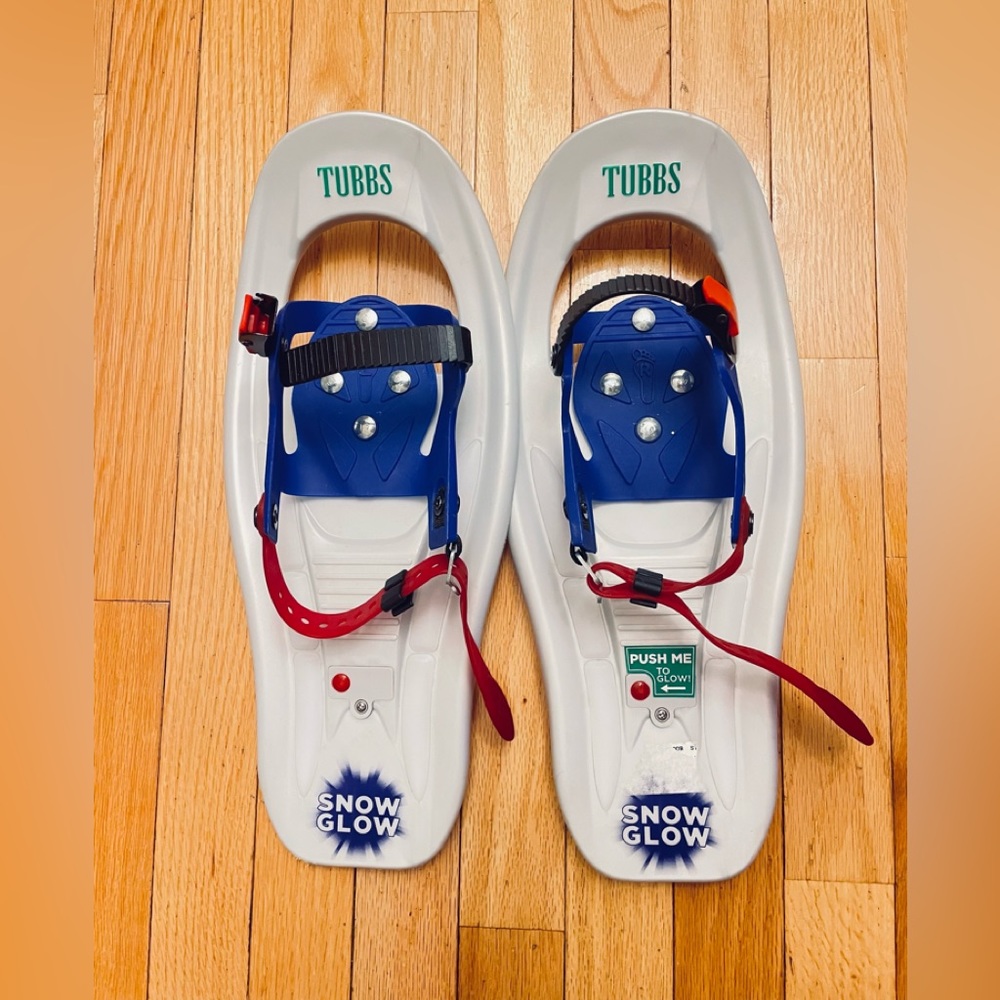 Kids tubbs snow shoes! For kids age 4-8